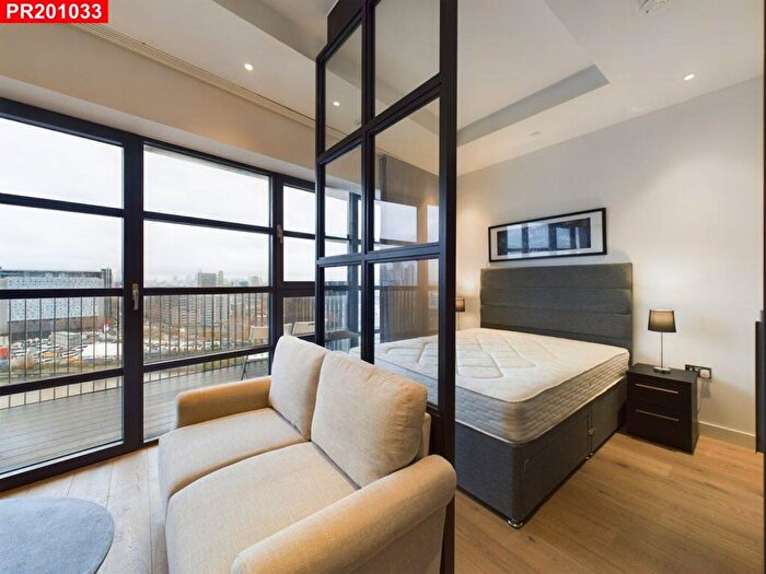 1 Bedroom Flat To Rent In Lyell Street, Canning Town, – Studio Flat, E14