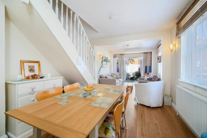 2 Bedroom End Of Terrace House To Rent In Albert Road, Richmond, TW10