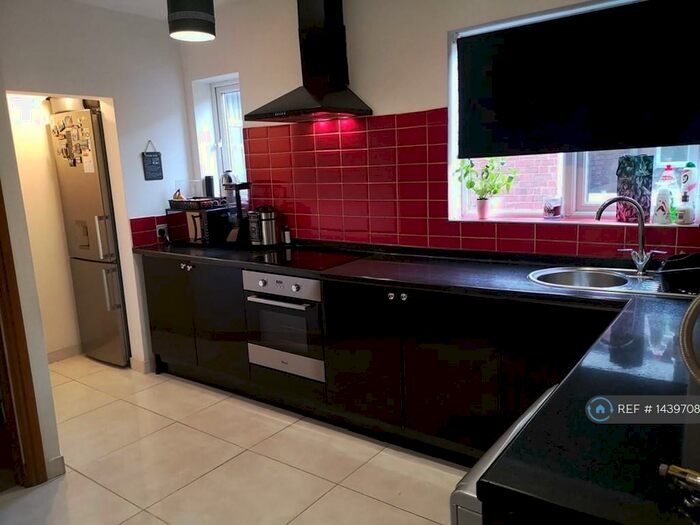 2 Bedroom Flat To Rent In Radford Road, Coventry, CV6