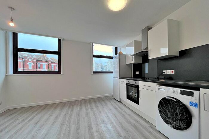 3 Bedroom Flat To Rent In Bournemouth Centre, BH1