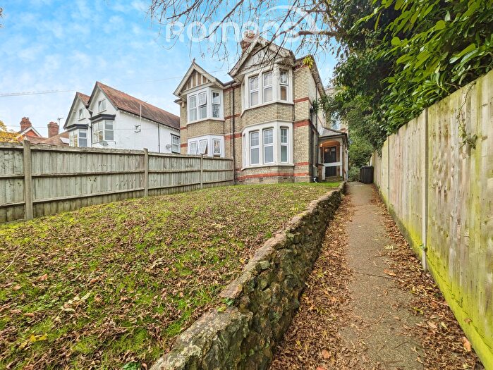 1 Bedroom Flat To Rent In London Road, High Wycombe, HP11