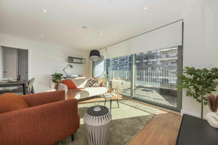 2 Bedroom Flat To Rent In Union Way, North Acton, NW10