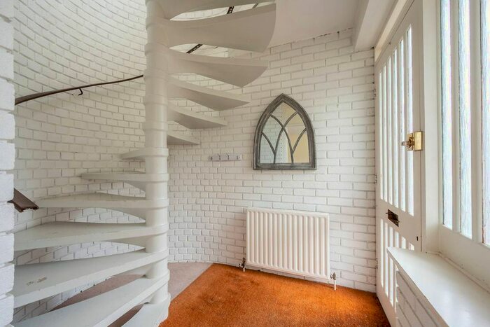 2 Bedroom Detached House To Rent In Dryburgh Road, West Putney, London, SW15