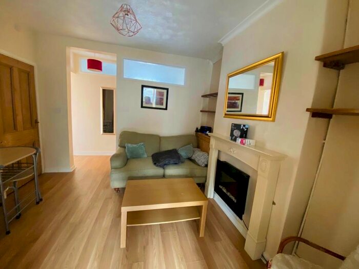 3 Bedroom Property To Rent In Rhymney Street, Cathays, Cardiff, CF24