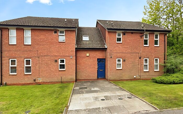 Studio To Rent In Tidbury Close, Redditch, B97