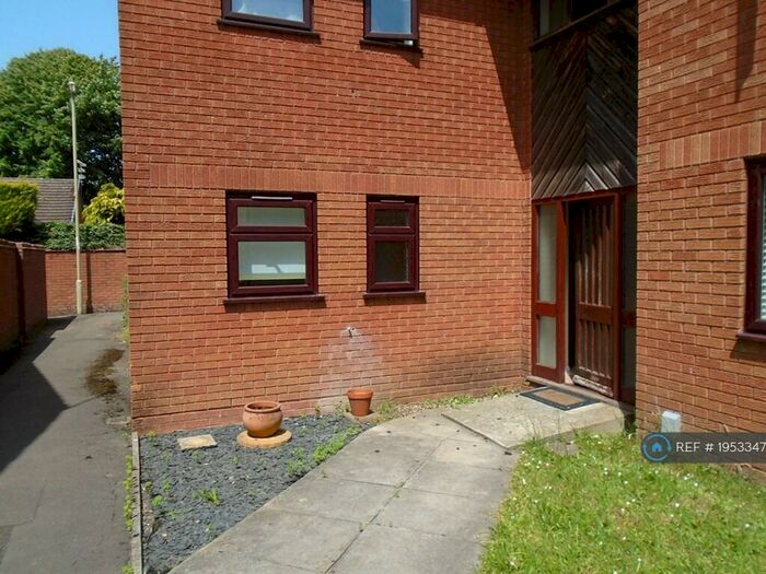 Studio To Rent In Greenwood Close, Romsey, SO51