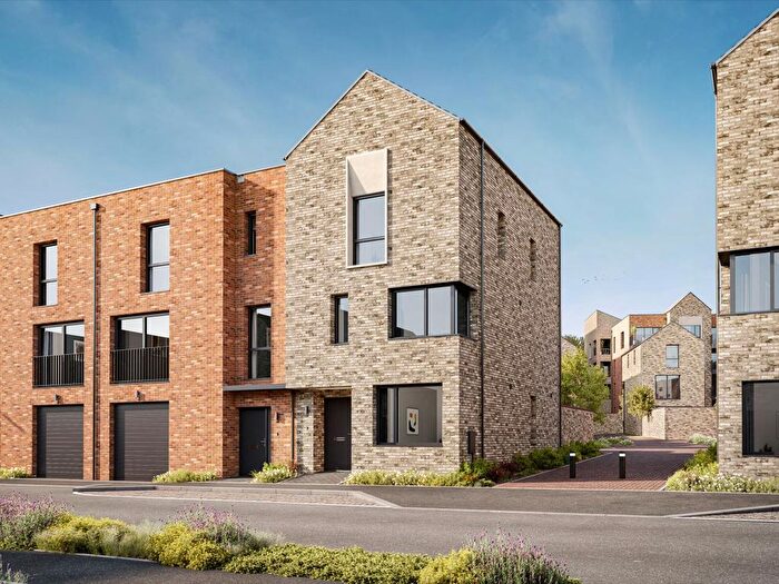 3 Bedroom Town House For Sale In Lady White Crescent, Oxford, OX2