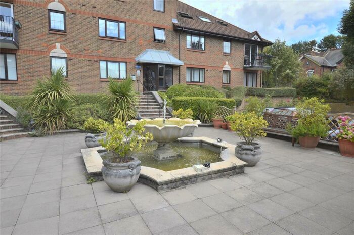 4 Bedroom Apartment To Rent In French Apartments, Lansdowne Road, Purley, CR8