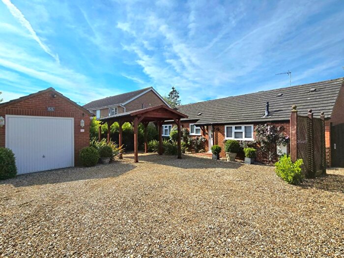 3 Bedroom Bungalow For Sale In East Street, Long Buckby, Northamptonshire, NN6