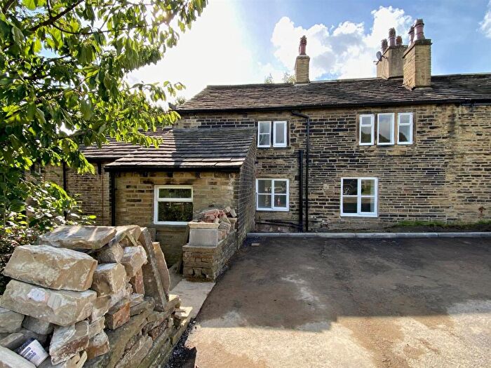 2 Bedroom Semi-Detached House To Rent In Burn Road, Huddersfield, HD2