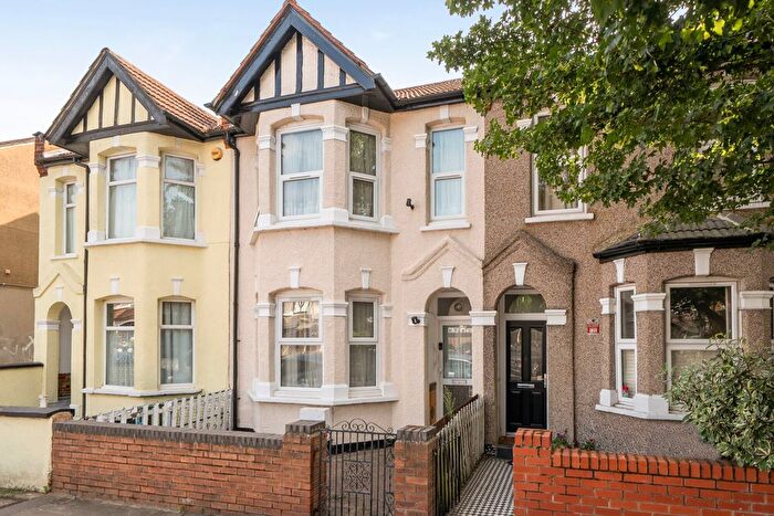 2 Bedroom Terraced House For Sale In Seaford Road, Ealing, W13
