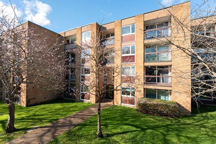 2 Bedroom Flat For Sale In Mulgrave Road, Sutton, SM2