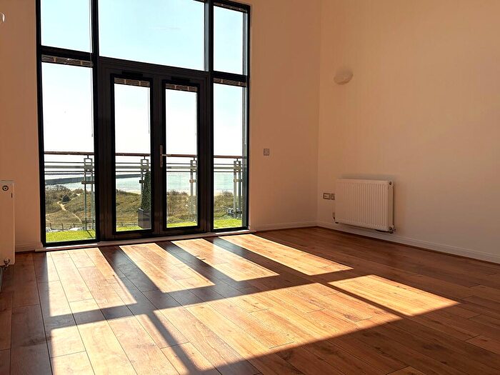 2 Bedroom Apartment To Rent In Maritime Quarter, Swansea, SA1