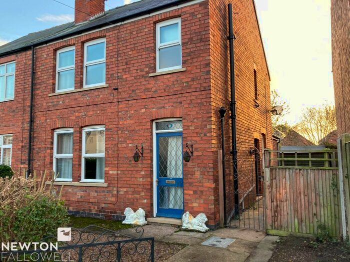 3 Bedroom Semi-Detached House To Rent In Leafield, Retford, DN22
