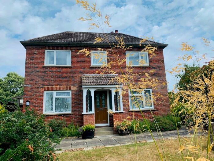 3 Bedroom Detached House To Rent In Biddenfield Lane, Wickham, Fareham, PO17