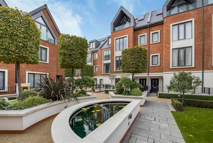 3 Bedroom Flat To Rent In Waldegrave Road, Teddington, TW11