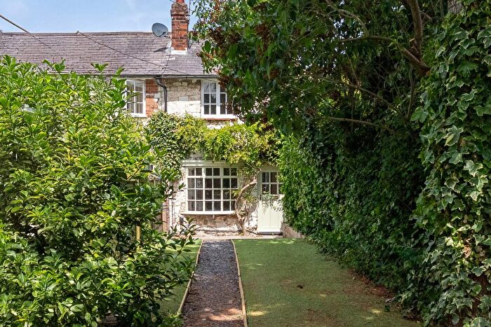 2 Bedroom Cottage For Sale In Spring Gardens, Dorking - No Onward Chain, RH4