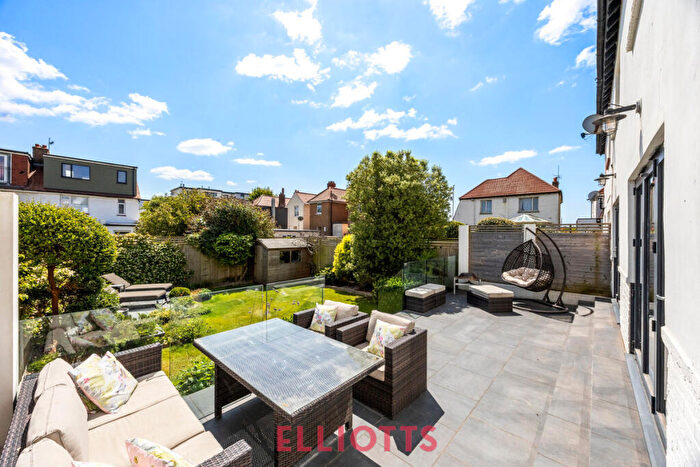 5 Bedroom Semi-Detached House For Sale In Derek Avenue, Hove, BN3