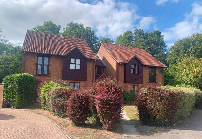 1 Bedroom Flat For Sale In Jeanneau Close, Shaftesbury, SP7