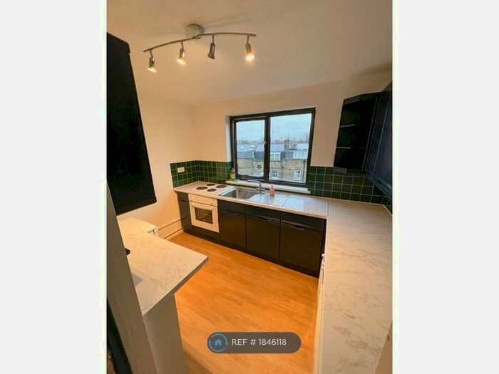 Studio To Rent In Pembroke Rd, Fulham, W8