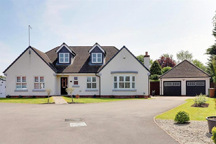 4 Bedroom Detached Bungalow For Sale In Hull Road, Cottingham, HU16