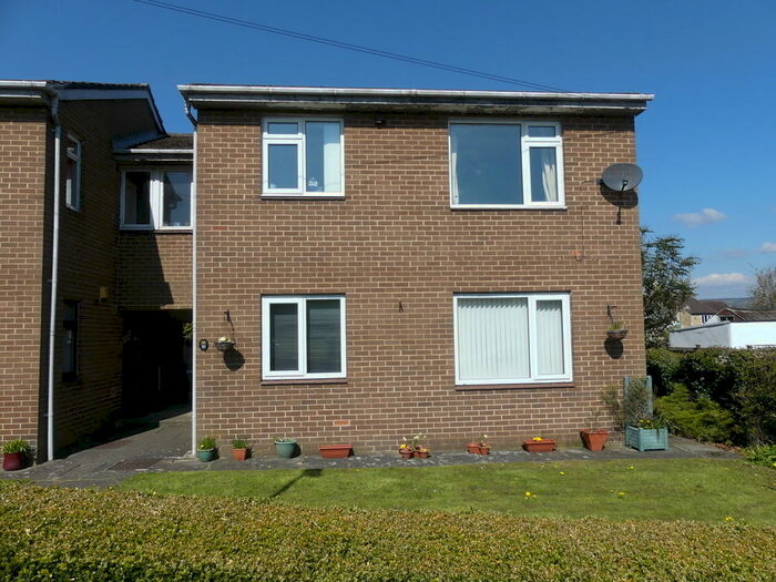 1 Bedroom Ground Flat To Rent In West View Avenue, Burley In Wharfedale, LS29