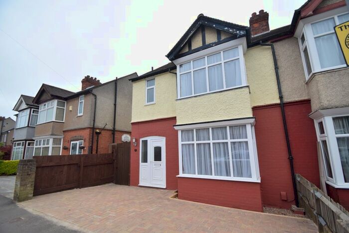 3 Bedroom Semi-Detached House To Rent In Rutland Crescent, Luton, Bedfordshire, LU2