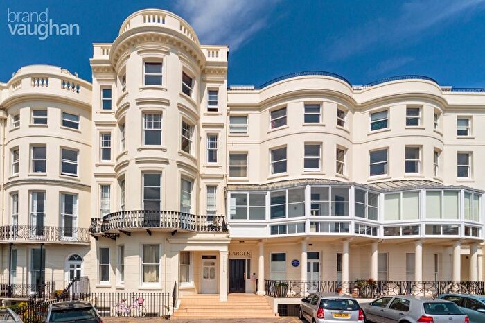1 Bedroom Flat To Rent In Marine Parade, Brighton, East Sussex, BN2