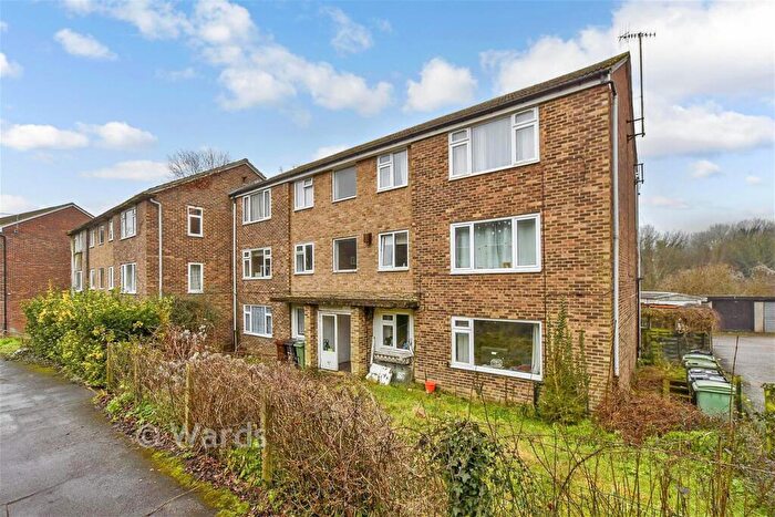 2 Bedroom Apartment For Sale In Roseholme, Maidstone, Kent, ME16