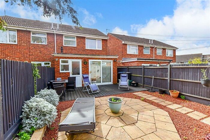 3 Bedroom Semi-Detached House For Sale In St. Francis Close, Deal, Kent, CT14