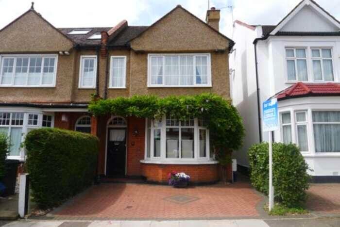 3 Bedroom Semi-Detached House To Rent In Ashurst Road, North Finchley, London, N12