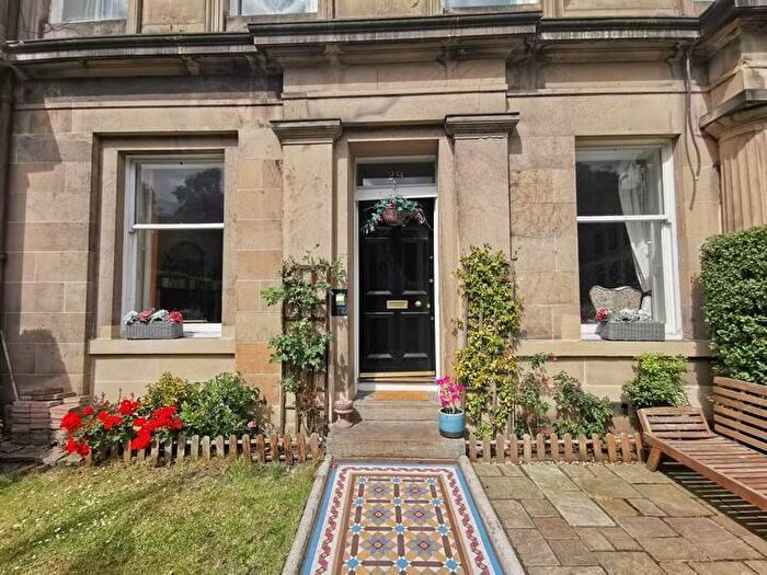 3 Bedroom Flat To Rent In , Hillside Crescent, Edinburgh, EH7