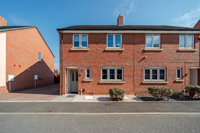 3 Bedroom Semi-Detached House For Sale In Wexham, SL2