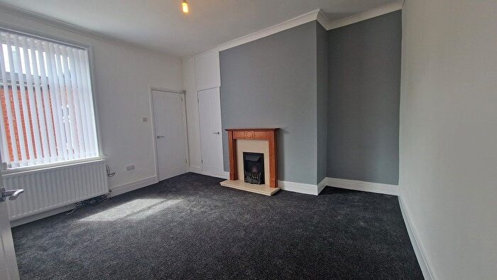 3 Bedroom Flat To Rent In Stowell Terrace, Heworth, Gateshead, NE10