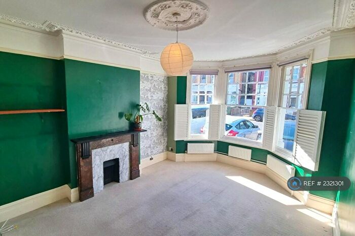 2 Bedroom Flat To Rent In Rosenthal Road, London, SE6