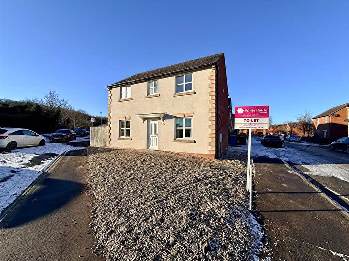 3 Bedroom Detached House To Rent In Thoresby Road, Mansfield Woodhouse, Mansfield, NG19