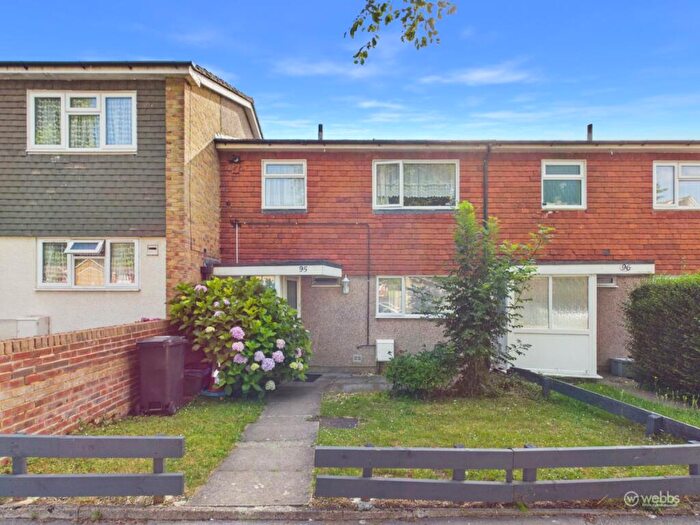 3 Bedroom Terraced House For Sale In The Lindens, New Addington, Croydon, CR0