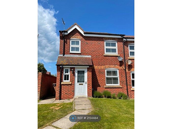 3 Bedroom Semi-Detached House To Rent In Swallow Close, Hornsea, HU18