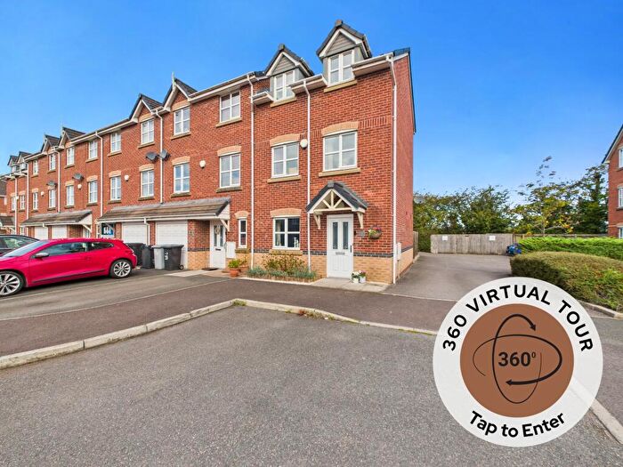 4 Bedroom Town House For Sale In Foxholme Court, Crewe, CW1