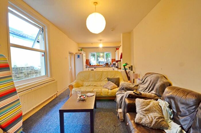 5 Bedroom Semi-Detached House To Rent In Dongola Road, Bristol, BS7