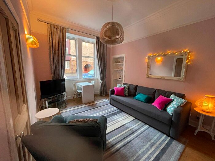 1 Bedroom Flat To Rent In Lochrin Place, Tollcross, Edinburgh, EH3