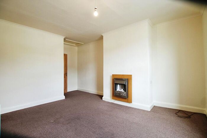 1 Bedroom Flat To Rent In Round Wood Avenue, Baildon, Bradford, BD17
