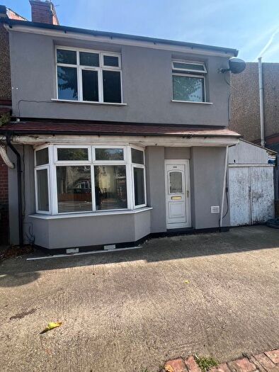 3 Bedroom Semi-Detached House To Rent In Biscot Road, Luton, LU3