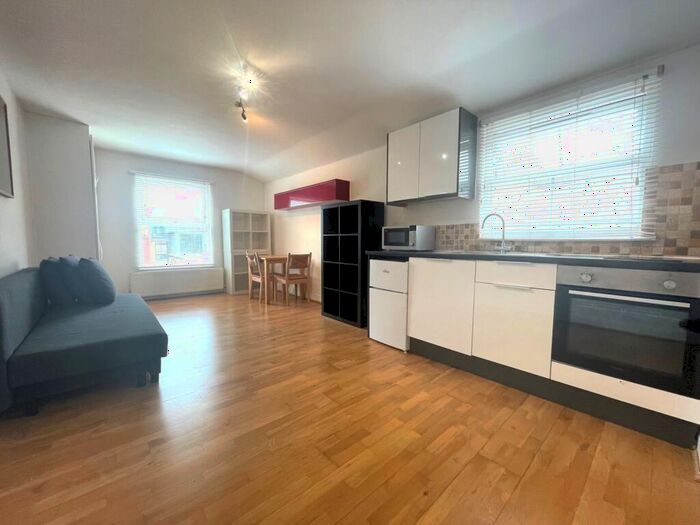 Studio To Rent In Duckett Road, Green Lanes, N4