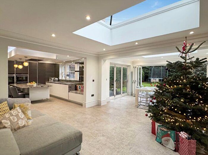 5 Bedroom Detached House For Sale In Grange Road, Woking, GU21