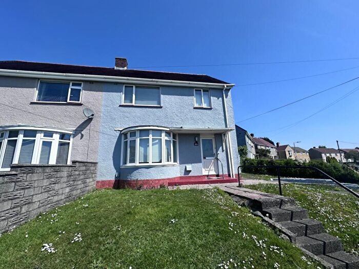 3 Bedroom End Of Terrace House To Rent In Conway Road, Penlan, SA5