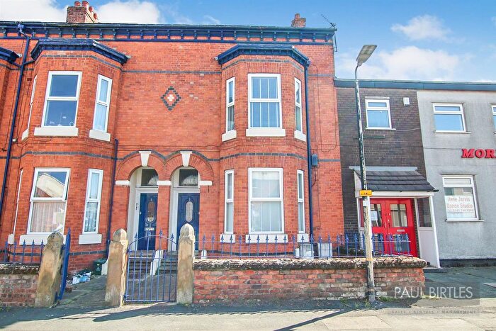 2 Bedroom Flat To Rent In Atkinson Road, Urmston, M41