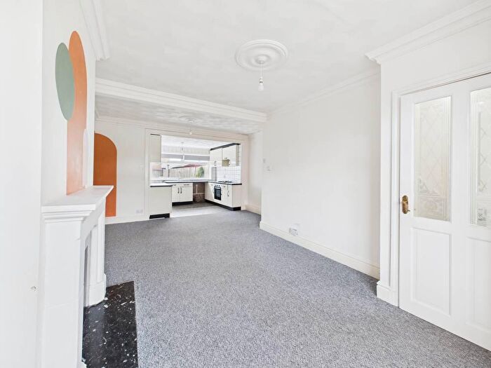 2 Bedroom Terraced House For Sale In Swaledale Avenue, Hull, HU9