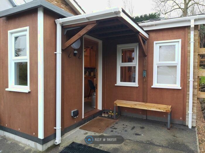 1 Bedroom Maisonette To Rent In Penn Close, Chorleywood, Rickmansworth WD3