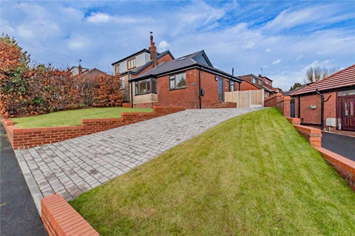 3 Bedroom Bungalow For Sale In Cotswold Avenue, Shaw, Oldham, Greater Manchester, OL2